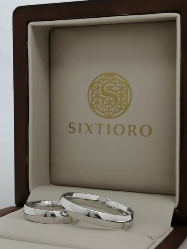 Argolla confort oro blanco liso 10k